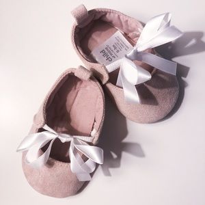 Carter’s 0-3 month Pink Ballet Slippers Shoes
